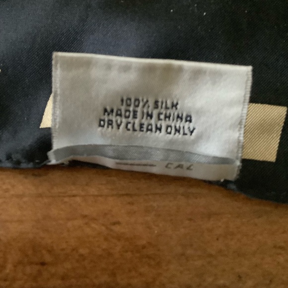 !Brooks Brothers! Square Pattern Scarf/Bandana (Silk) - Picture 3 of 5